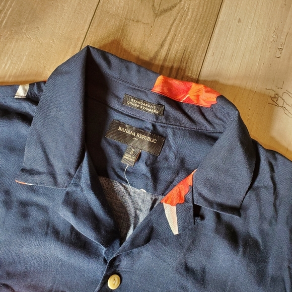 NWT BANANA REPUBLIC Men's Standard Fit Rayon Vacation Shirt Size Small Blue - Picture 13 of 16